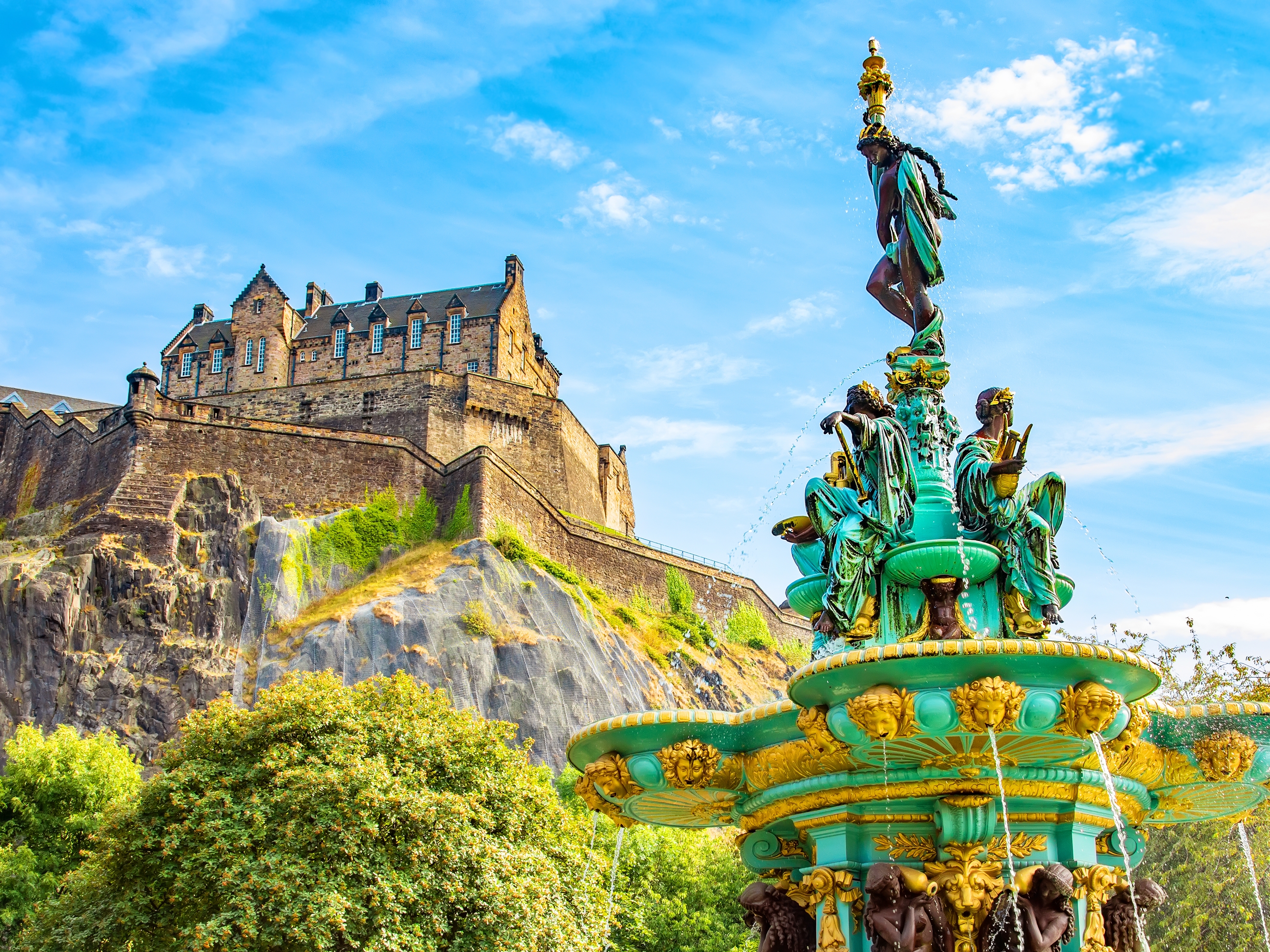 Edinburgh Castle + Ross Fountain