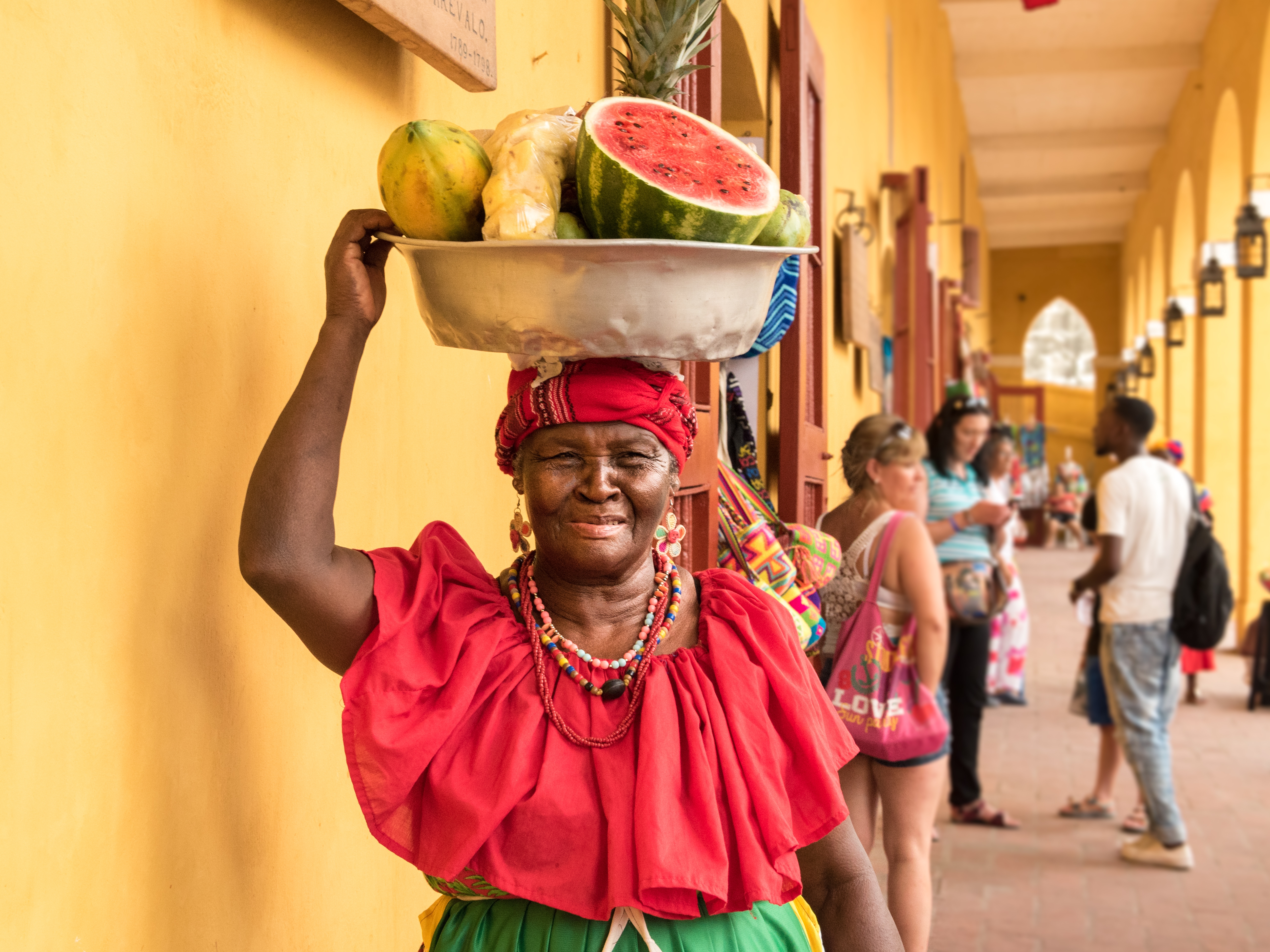 Cartagena Frau mit Fruechten