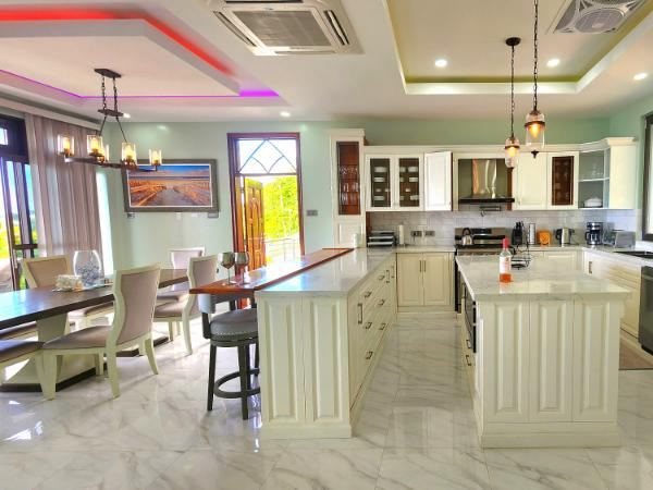 Yellow Sands Luxury Resort