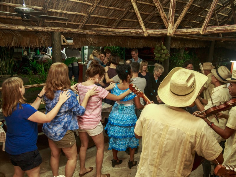 Finca & Fiesta Party