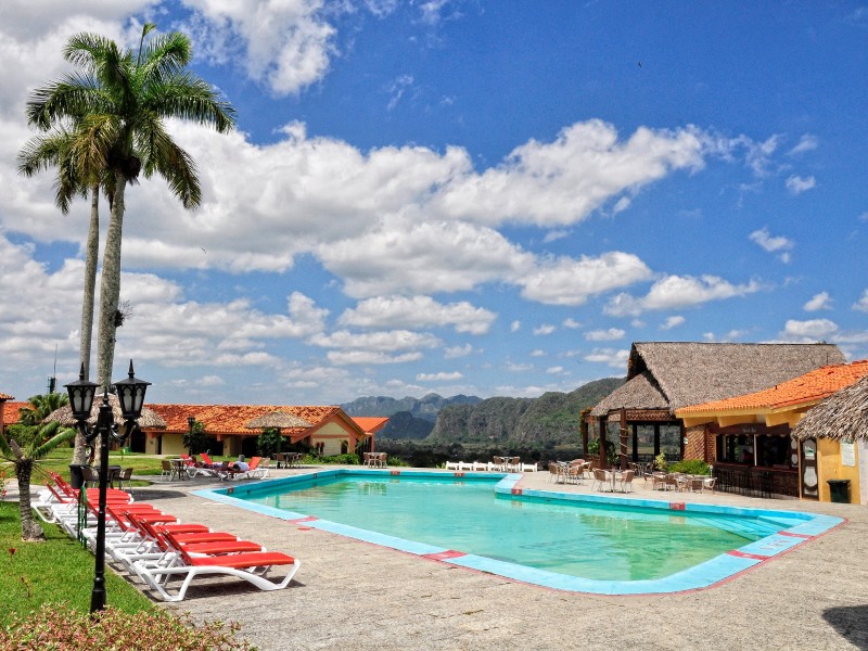 La Ermita Pool