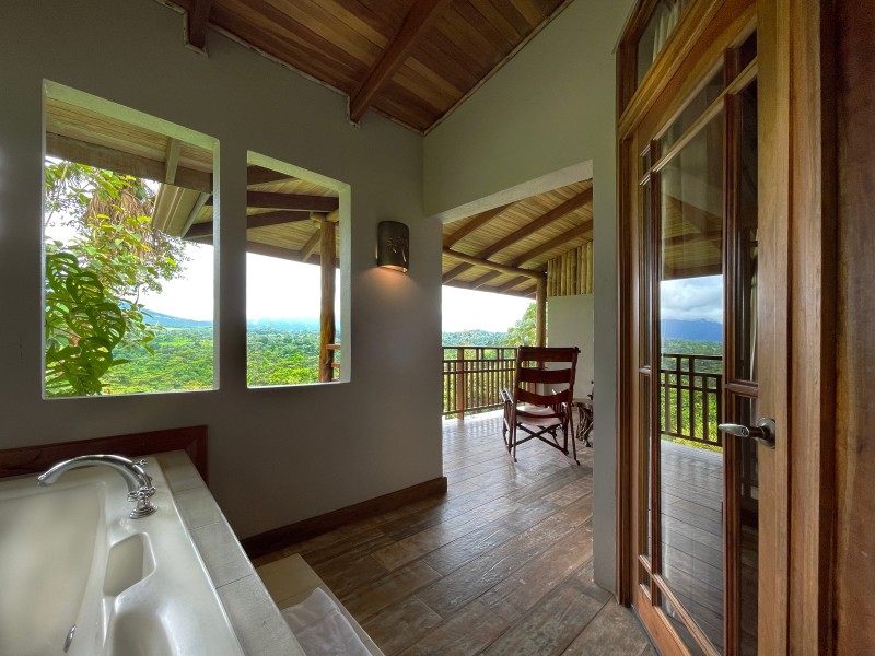 Lost Iguana - Luxury Suite