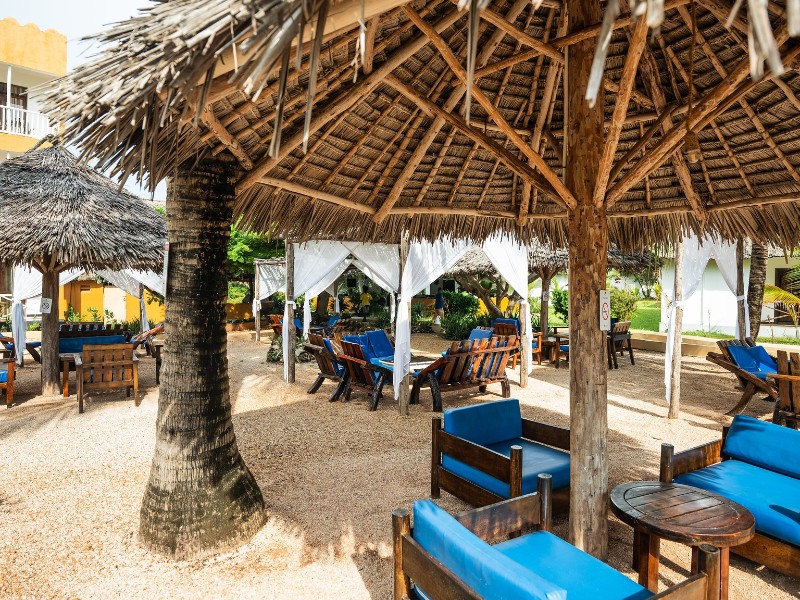 Reef and Beach Lounge 