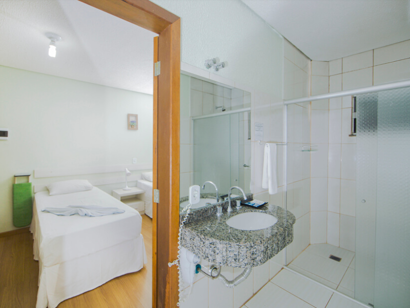 Geräumiges Badezimmer