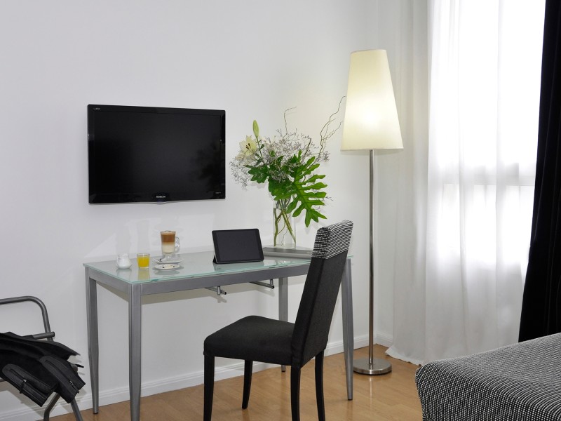 Broadway - Standard Zimmer (Junior)