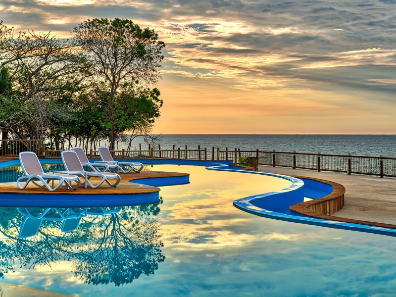 Isla del Encanto - Pool und Meer