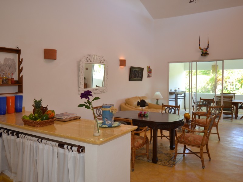 Boaba Beach - Wohnzimmer mit Küche