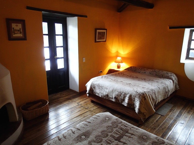 Gemütliches Zimmer mit Kamin