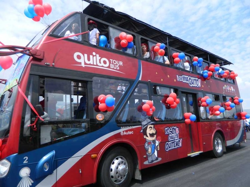 Mit dem Doppeldecker durch Quito