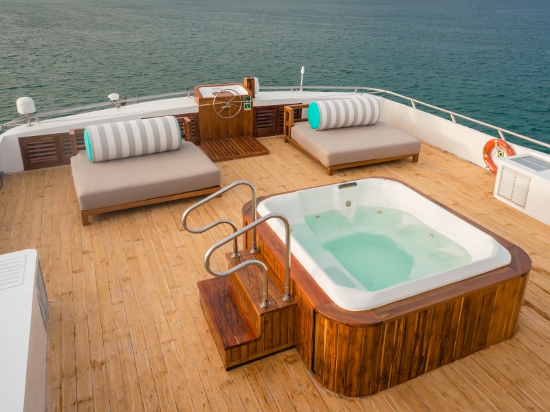 MY Sea Star Wellness an Deck