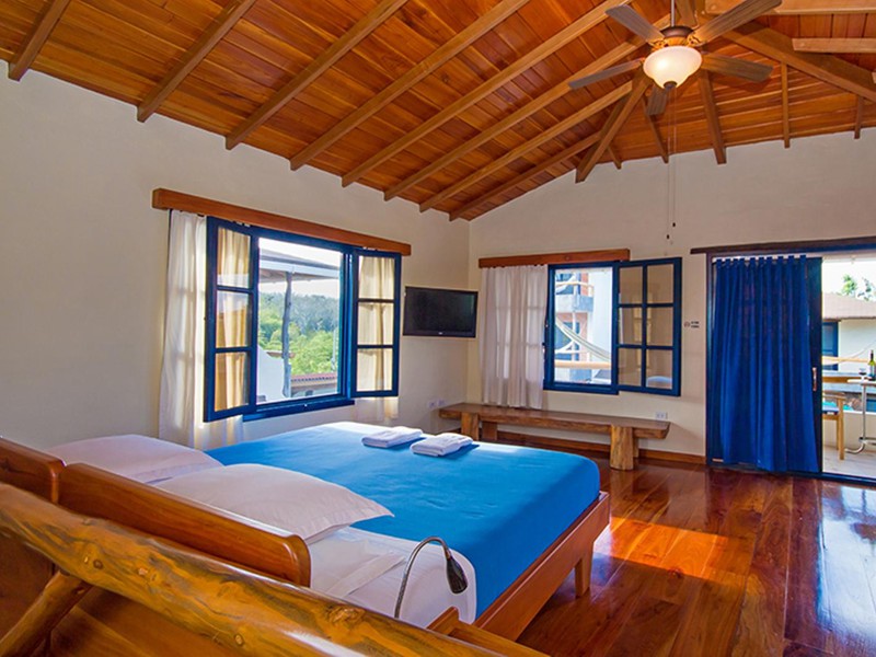 Schlafzimmer mit Doppelbett