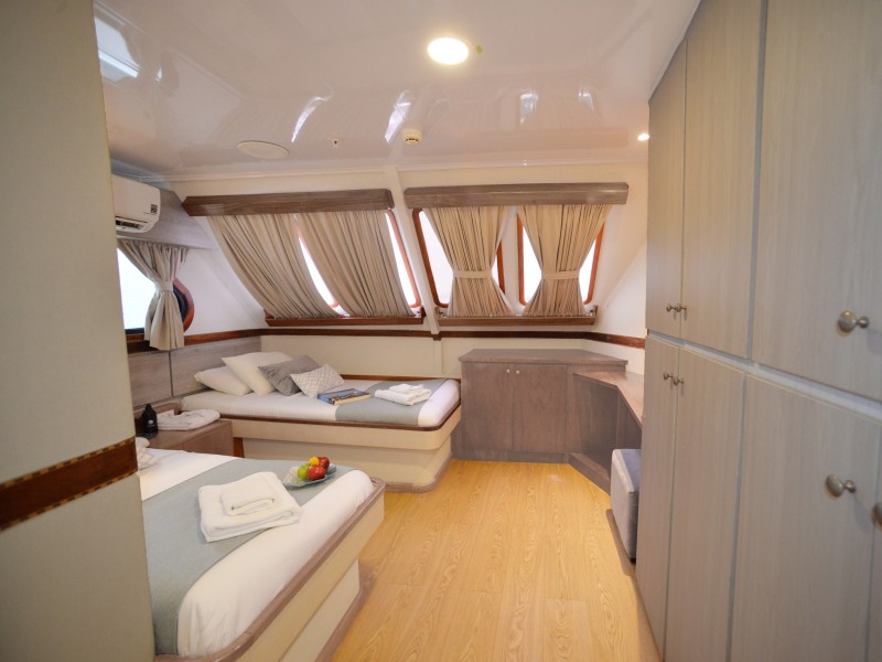 Twin cabin