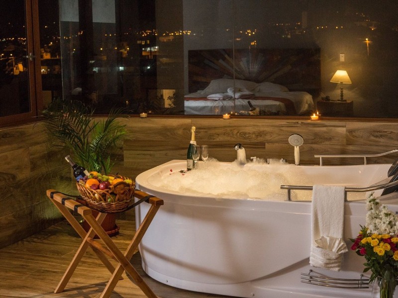 Whirlpool Suite Hotel Ilaló Garden