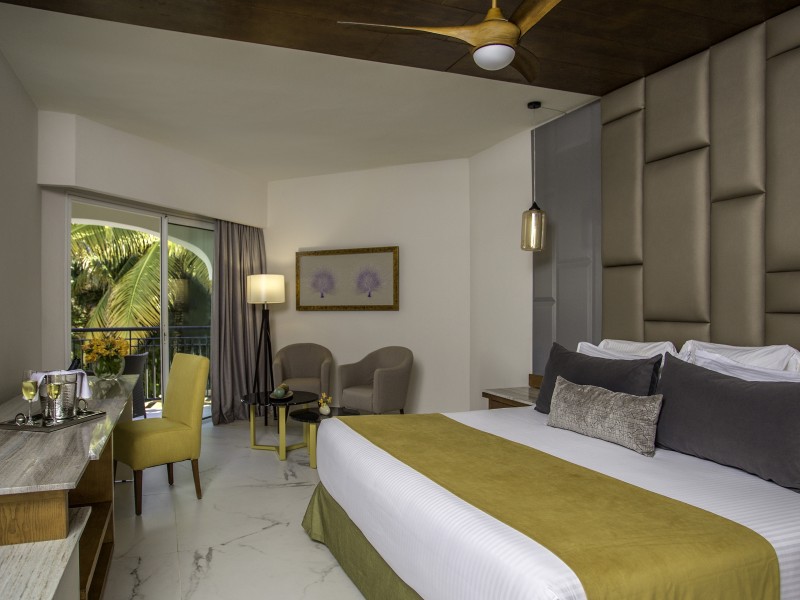 Secrets Royal Beach - Preferred Jr. Ste