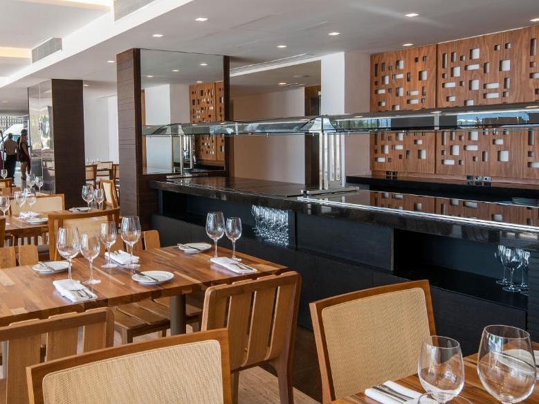 Arena Leme Restaurant