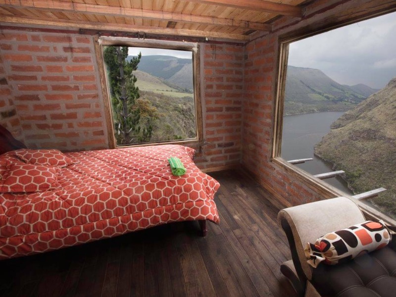 Familienhut beim See in Tambo Condor