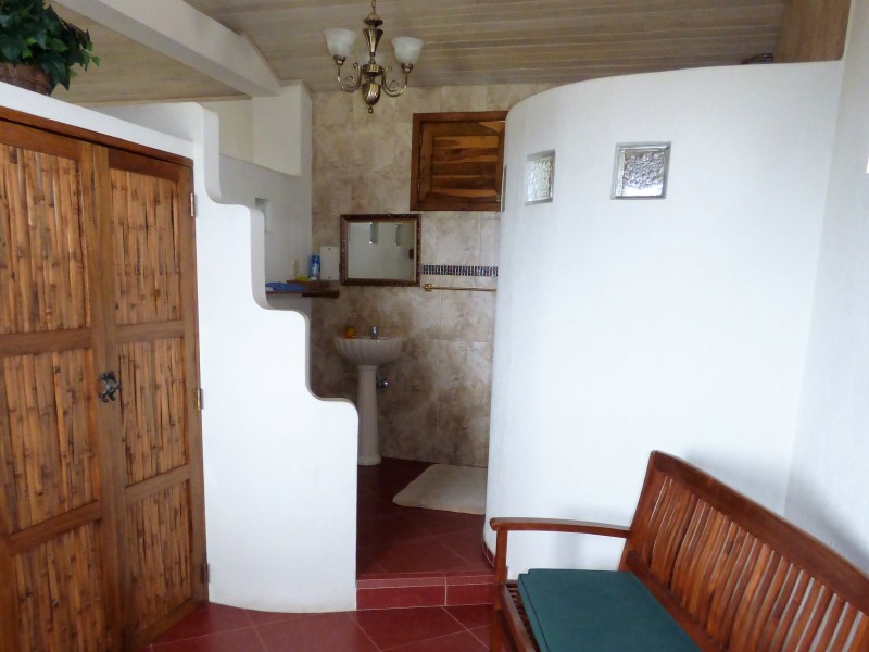 Ankleidebereich und Bad "Flamingo"