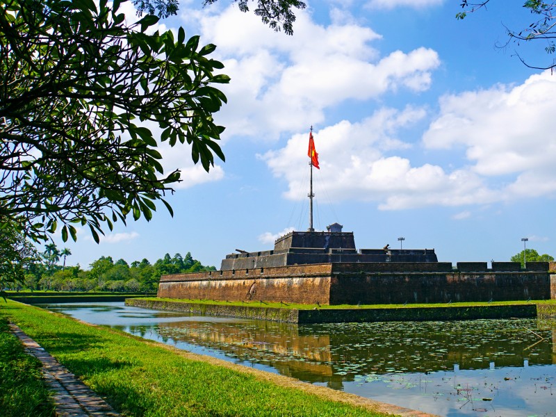 Flaggenturm der Zitadelle in Hue