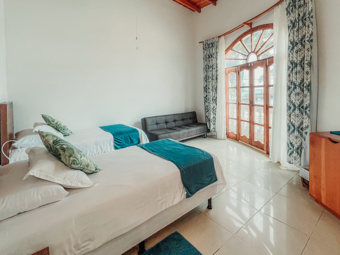 Zweibettzimmer mit Meerblick