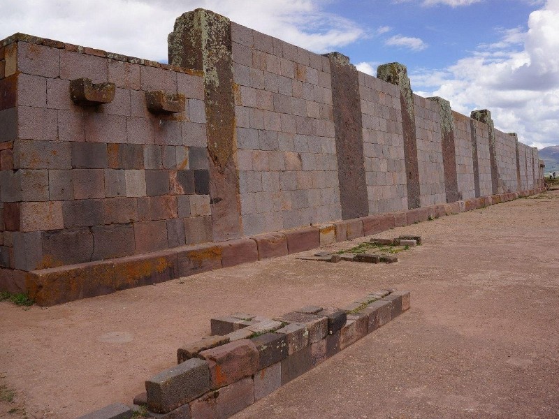 Private Tiwanaku and Titicaca Day Trip