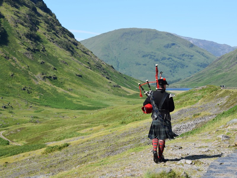 UK - Scotland - Bagpipe
