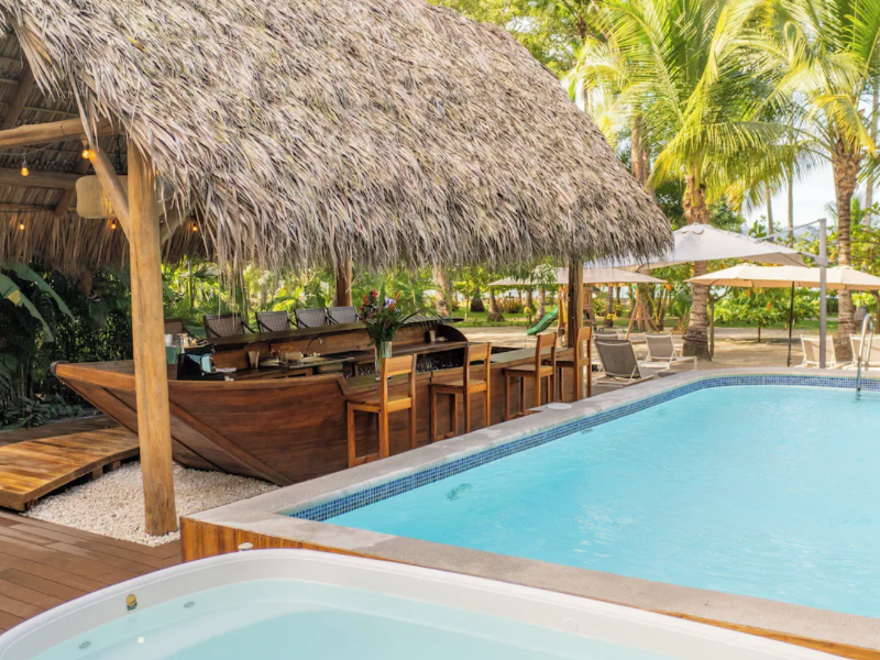 Isla Chiquita_Swimming Pool