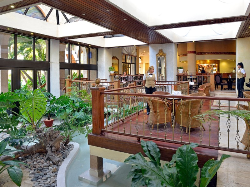 Melia Las Americas Lobby