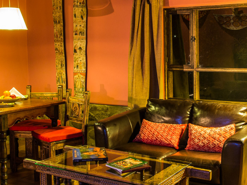 Gemütliche Sitzgelegenheit im Zimmer