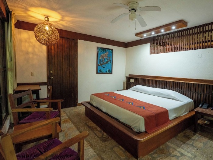 Chan Kah_King Size Bett