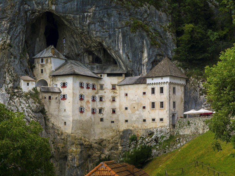 Predjama Castle