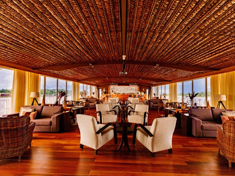 Delfin III Indoor Lounge