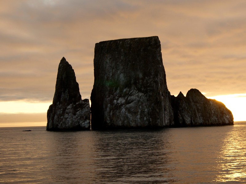 Ein Felsen mitten im Ozean