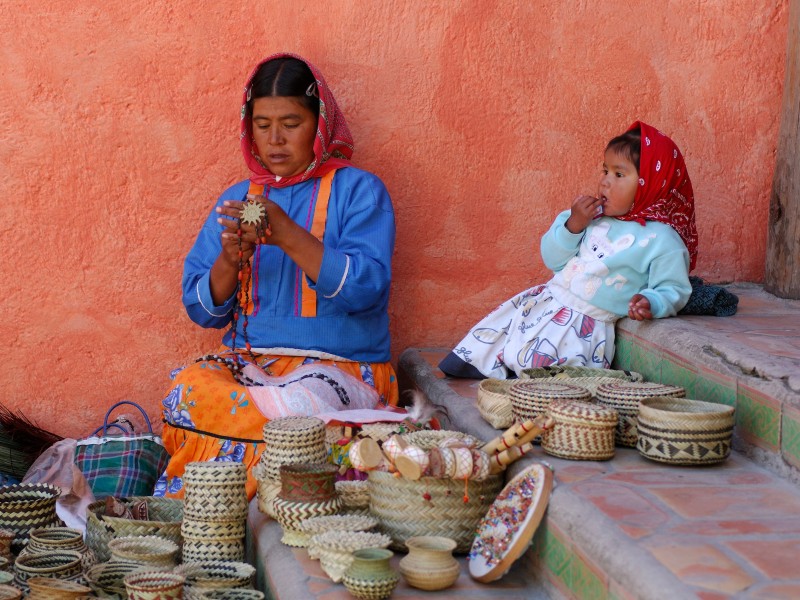 Kupfer Canyon - Tarahumara Familie