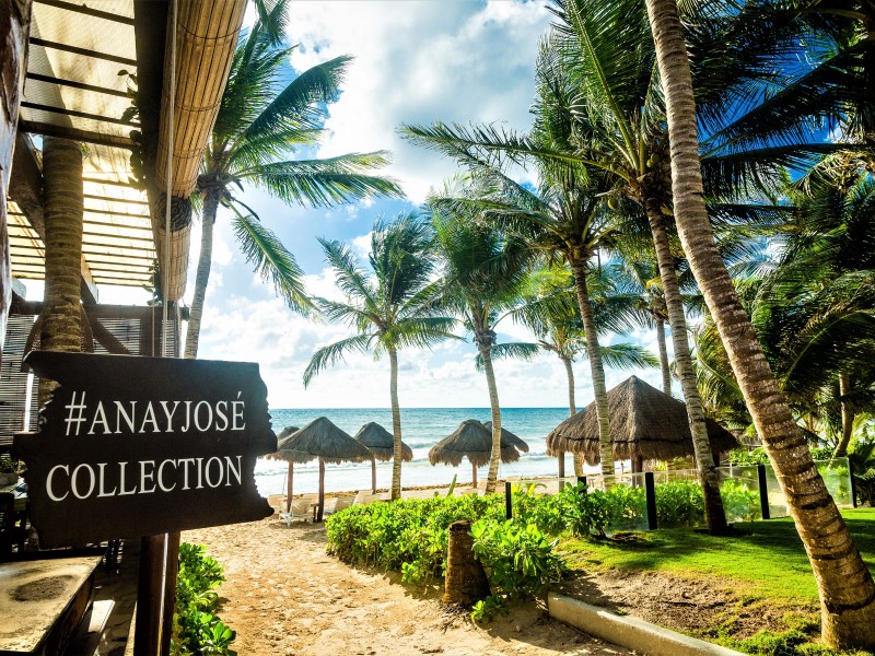 Ana y José - Garten und Strand