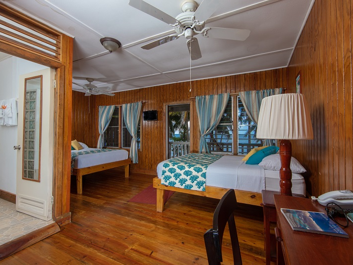 Pelican Beach Resort - Zimmer