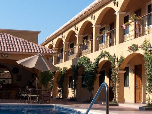 Hacienda Suites - Hotelgebäude