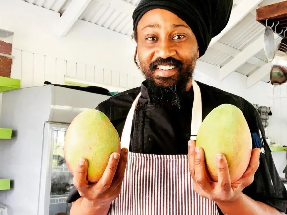 Colesome Farms Bush Bungalow Chef 