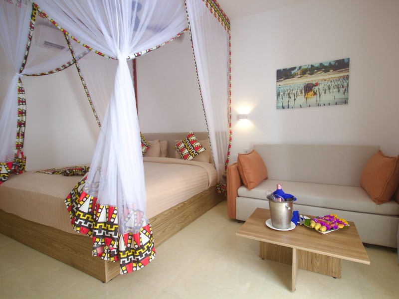 Paradise Beach Resort Swim Up Room