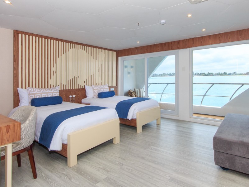 Elite Panoramic Golden Suite