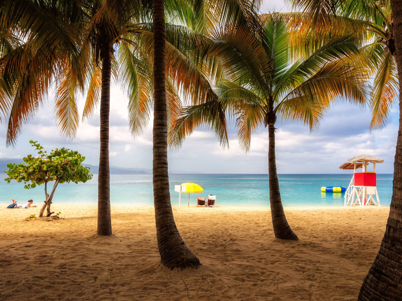 Pituresque beach in Jamaica