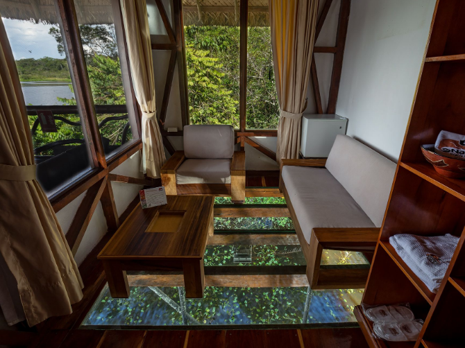 Wohnzimmer-Suite mit Glasboden