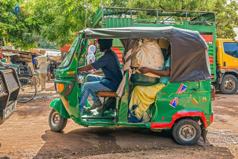 Tuk Tuk Village Tour in Mto wa Mbu