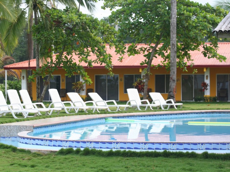 Las Lajas Beach Resort -Pool