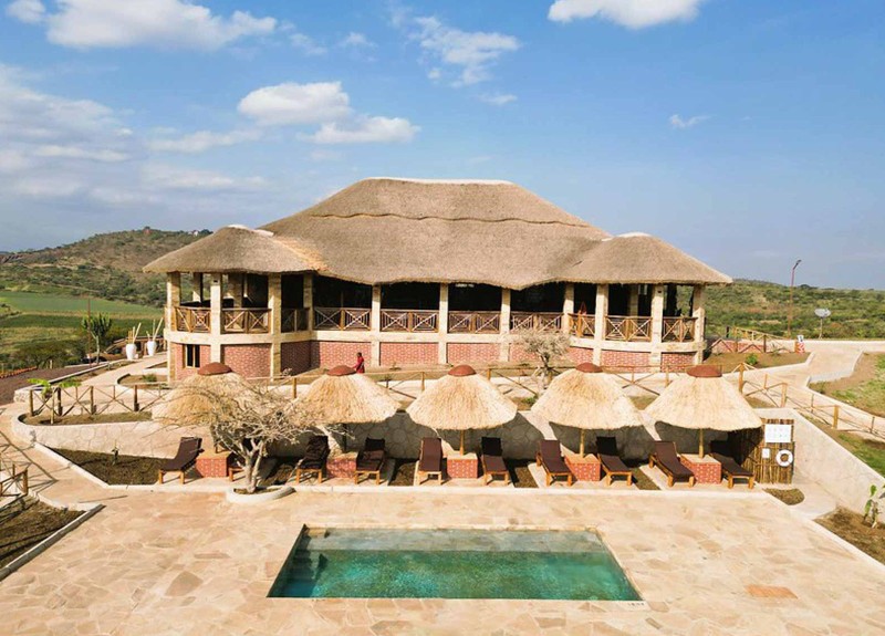 Swimmingpool im Africa Safari Karatu