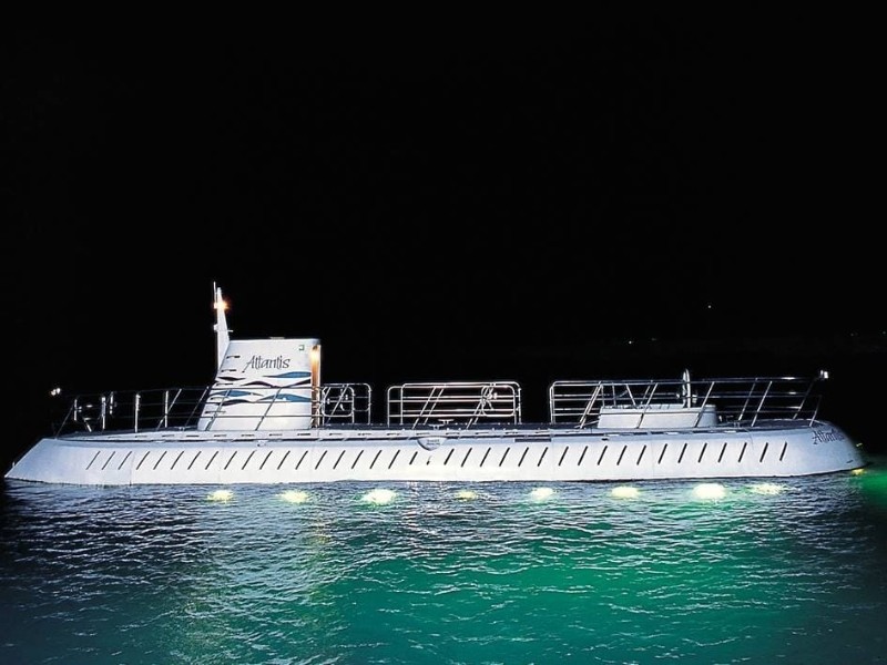 Atlantis Submarine Night Dive
