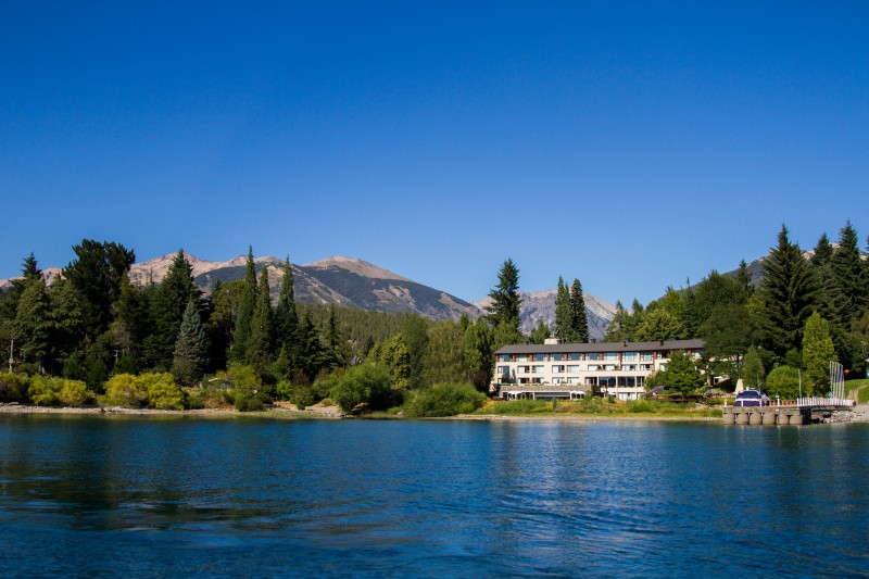 El Casco - See und Hotel