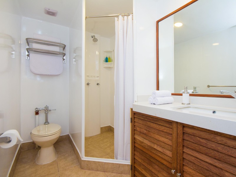 Bad einer Kabine auf der Tip Top II