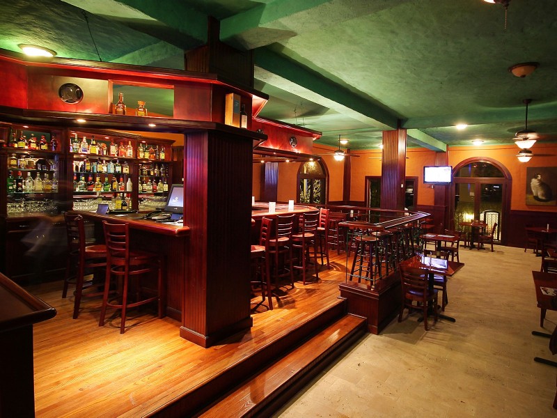 Los Mandarinos - Pub