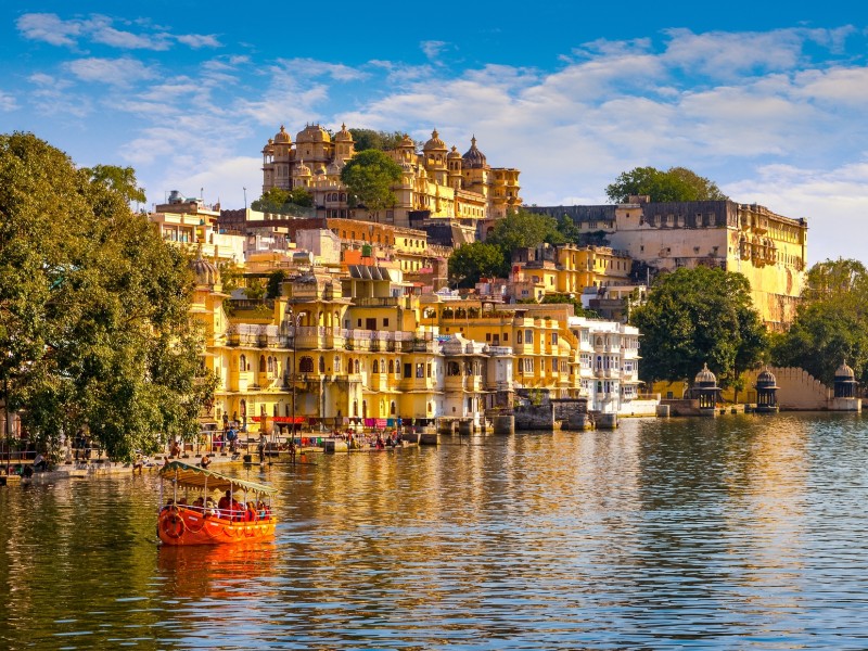 Stadtpalast&Pichola-See-Udaipur-Indien