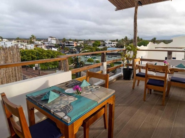 Restuarante with partial sea view